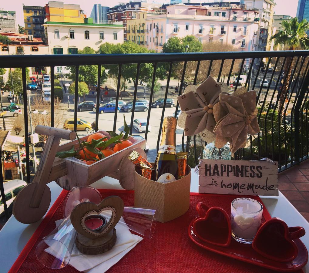 Holiday Garibaldi Napoli Acomodação com café da manhã Exterior foto